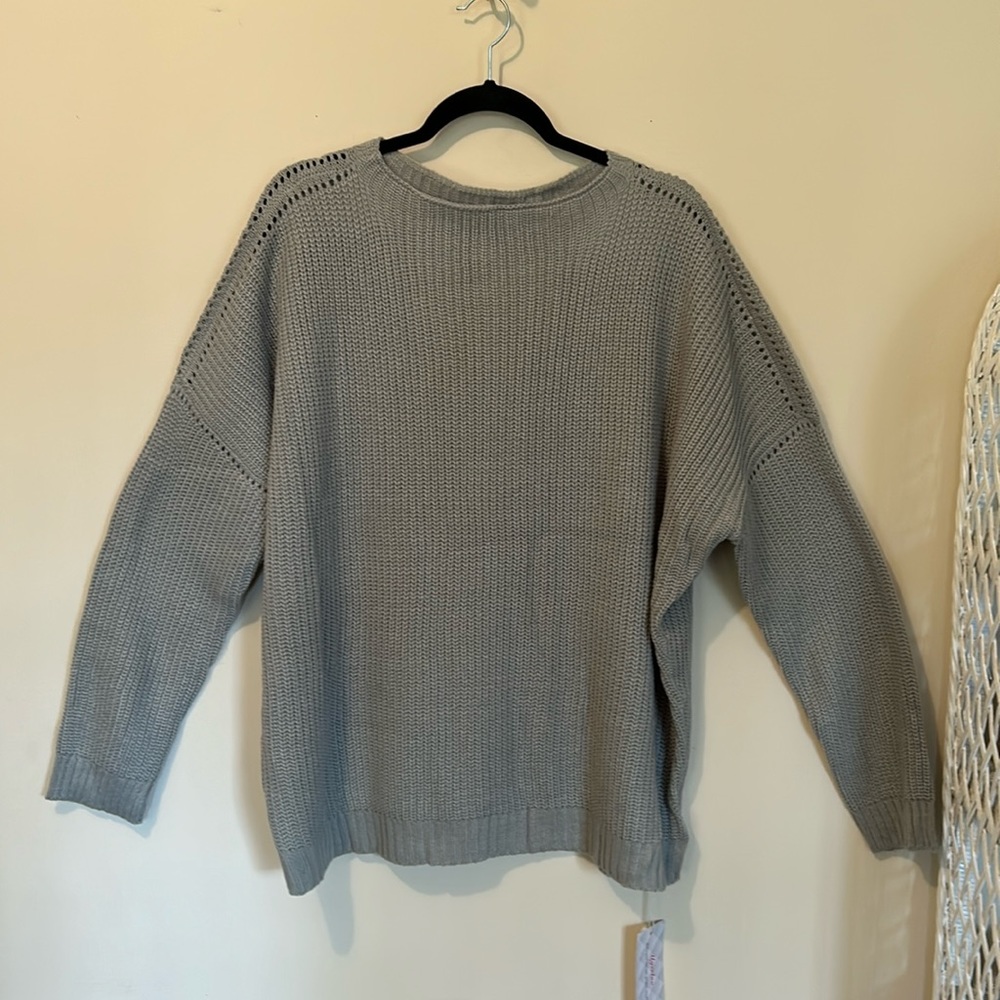 NEW Ugerloo Women’s Sweater Open Neckline Oversized Soft Green Size XL NWT